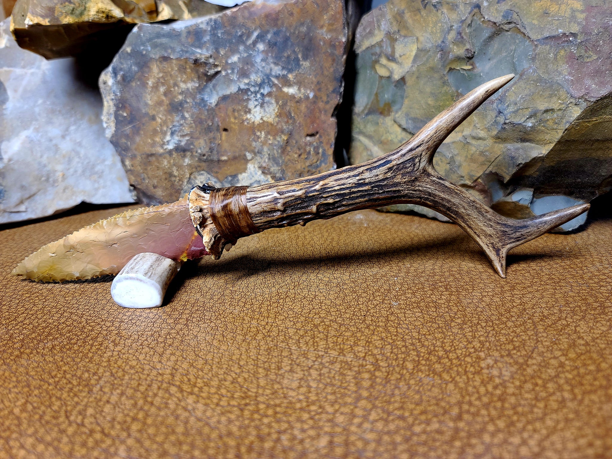 Discover The Lost Art Of Knapping:  A Complete Guide - tu7tp17